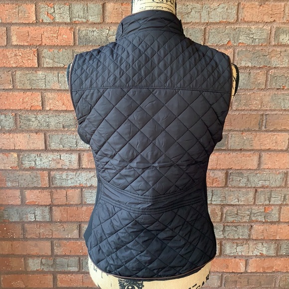 Black Quilted Vest (M) - Picture 4 of 9